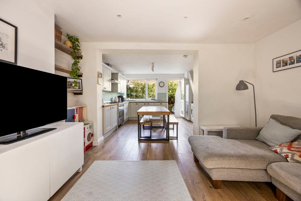 Property photo 3 of 16 Photo 12