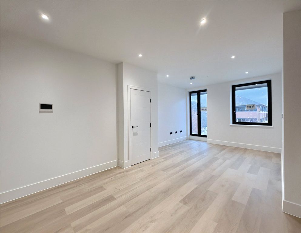 Property photo 2 of 8 Picture No. 09