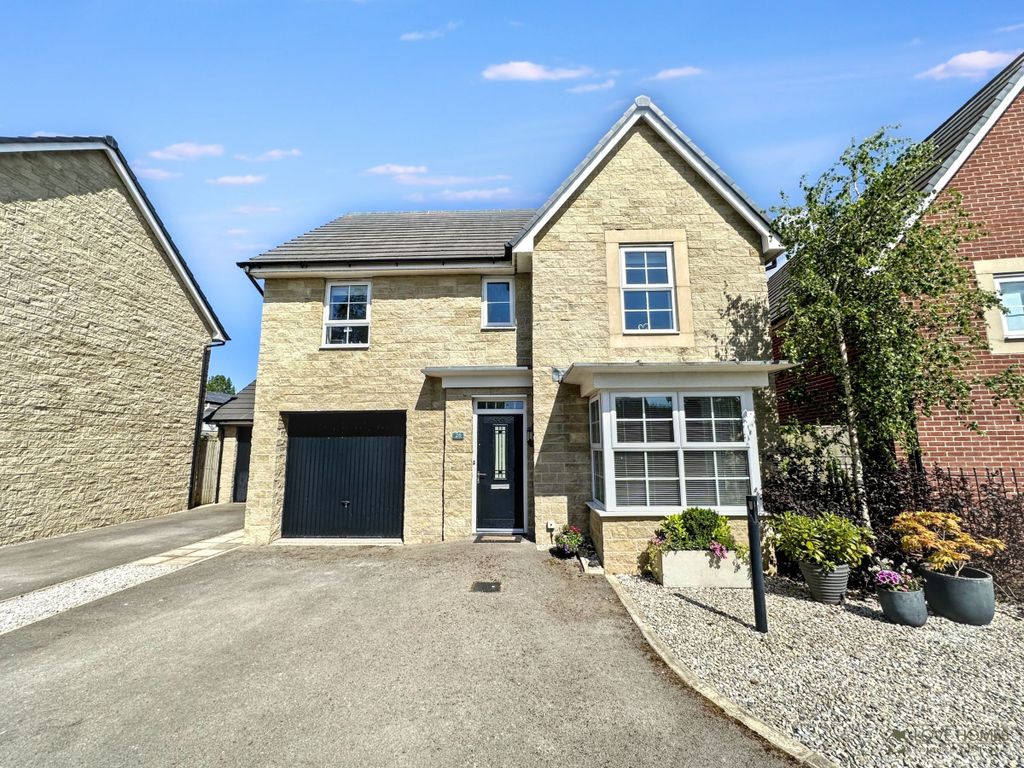 Property photo 1 of 27