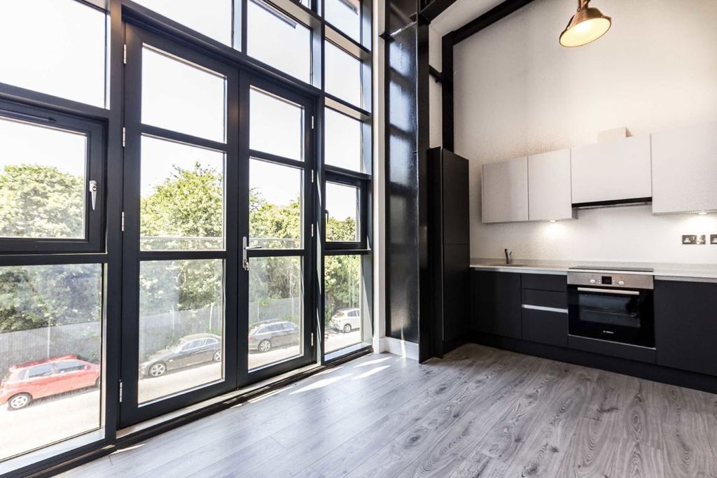 Property photo 2 of 4