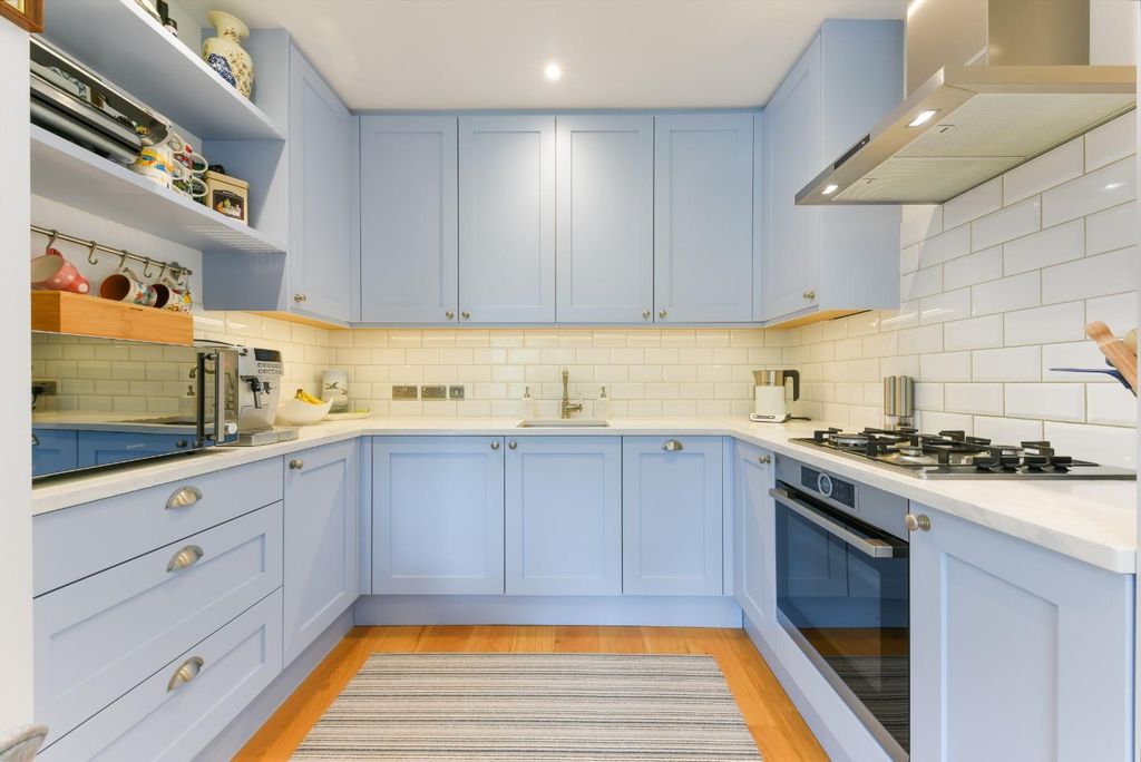 Property photo 3 of 14 Coombe Lane, (9).Jpg