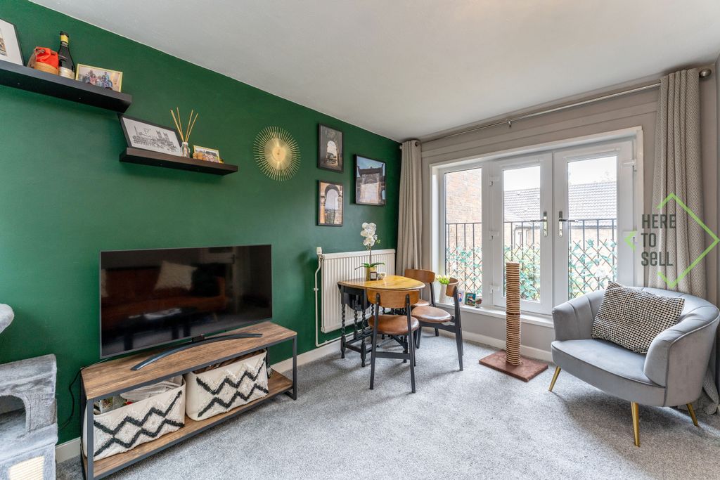 Property photo 1 of 16 37 Stable Walk, Barnet, London, N2 9rd-15