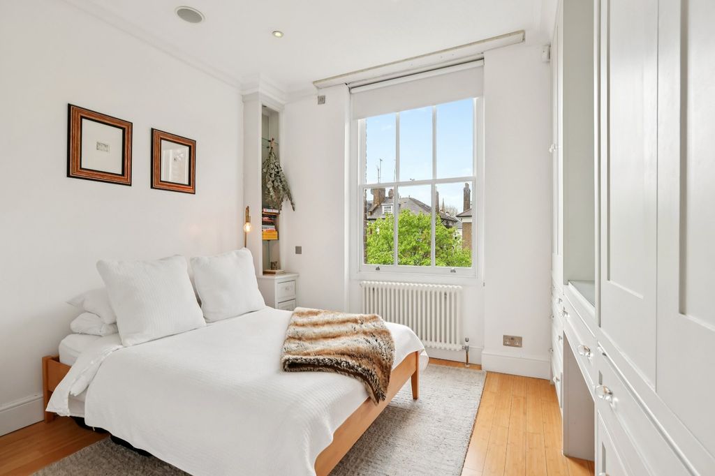 Property photo 2 of 12 Picture No. 30