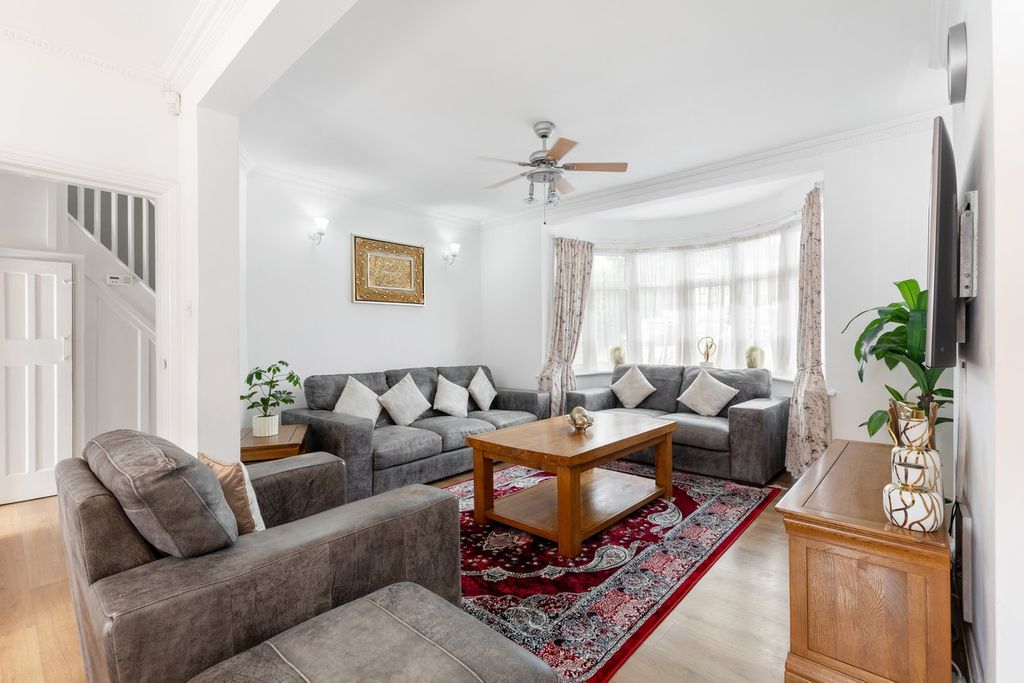 Property photo 1 of 17