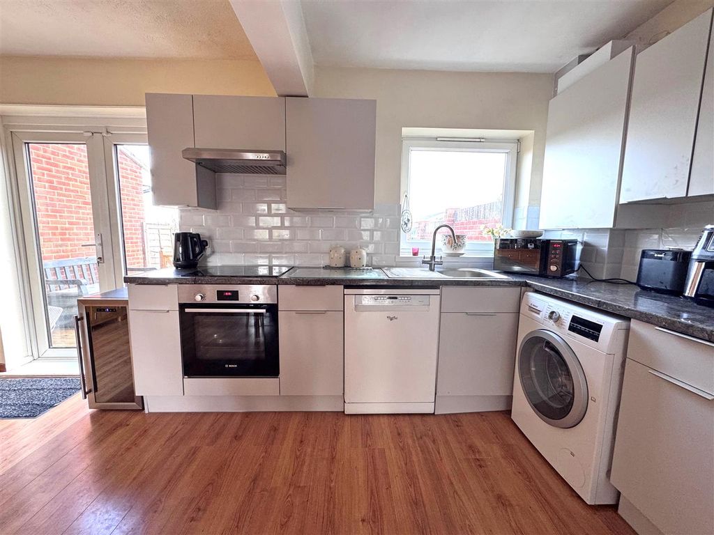 Property photo 2 of 23 29E.Jpg