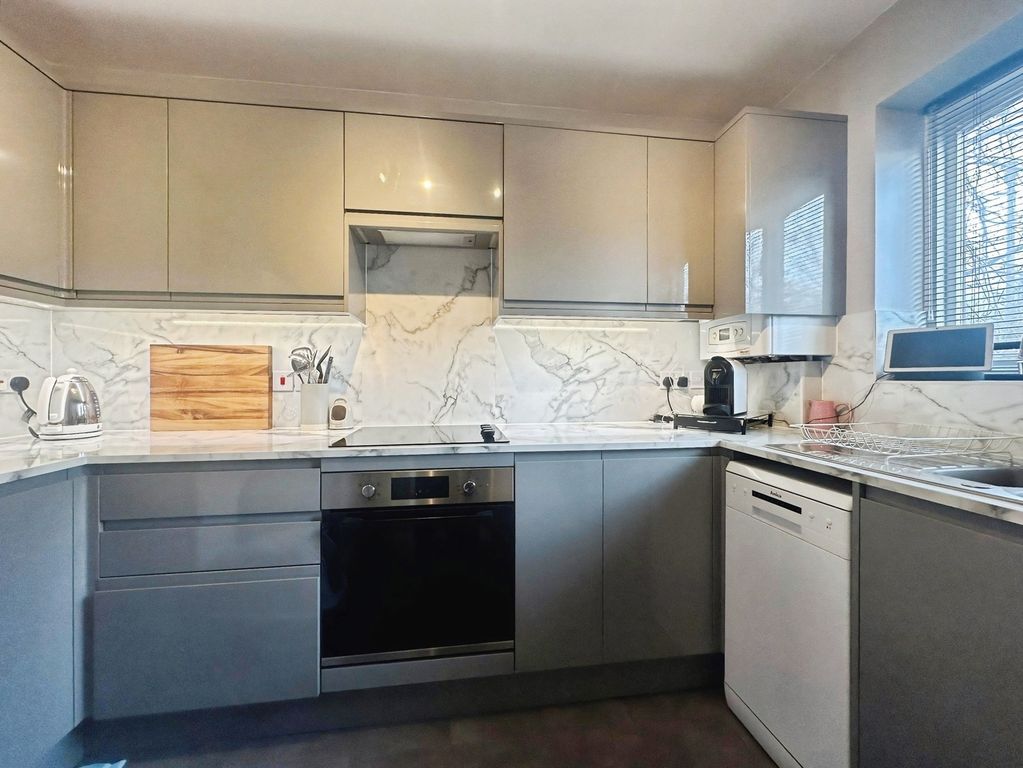Property photo 2 of 8 Pbox-Img.Jpg