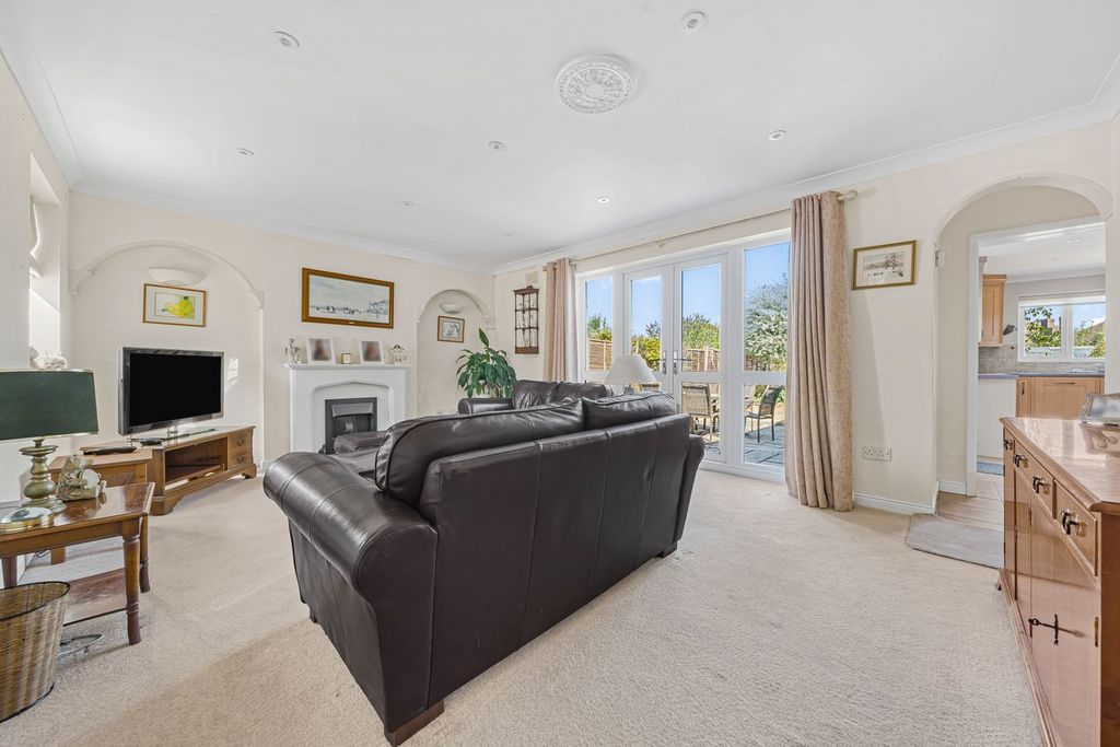 Property photo 2 of 12