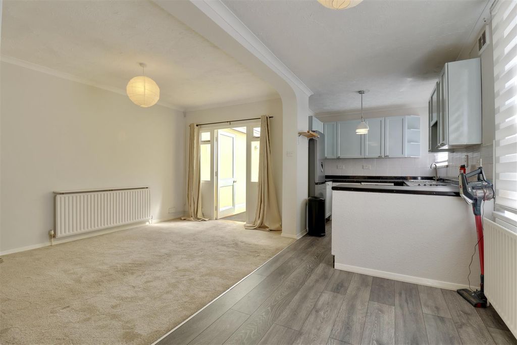 Property photo 3 of 14 4598Be61-B225-433D-Bd66-4307Dedb5A23_1_201_A.Jpeg