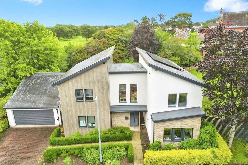 Property photo 1 of 17 External