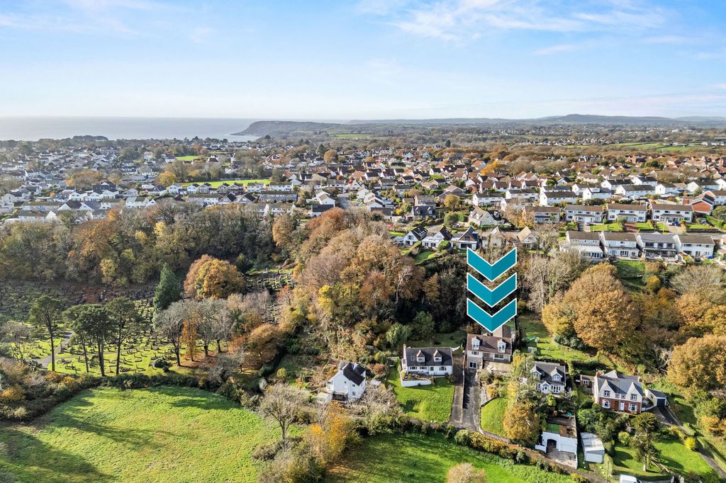 Property photo 2 of 34