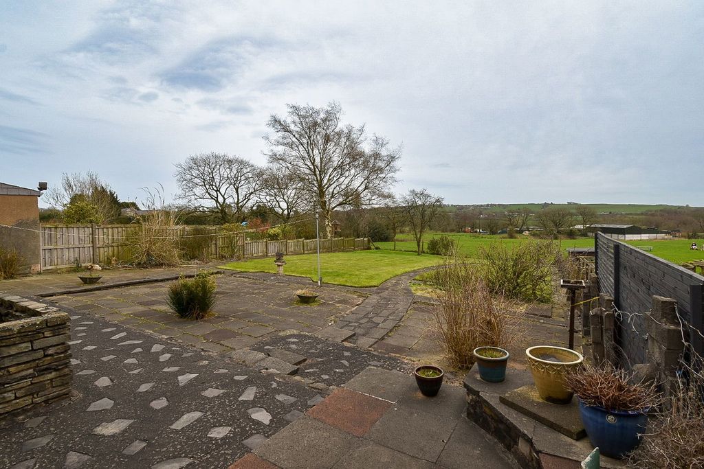 Property photo 2 of 27