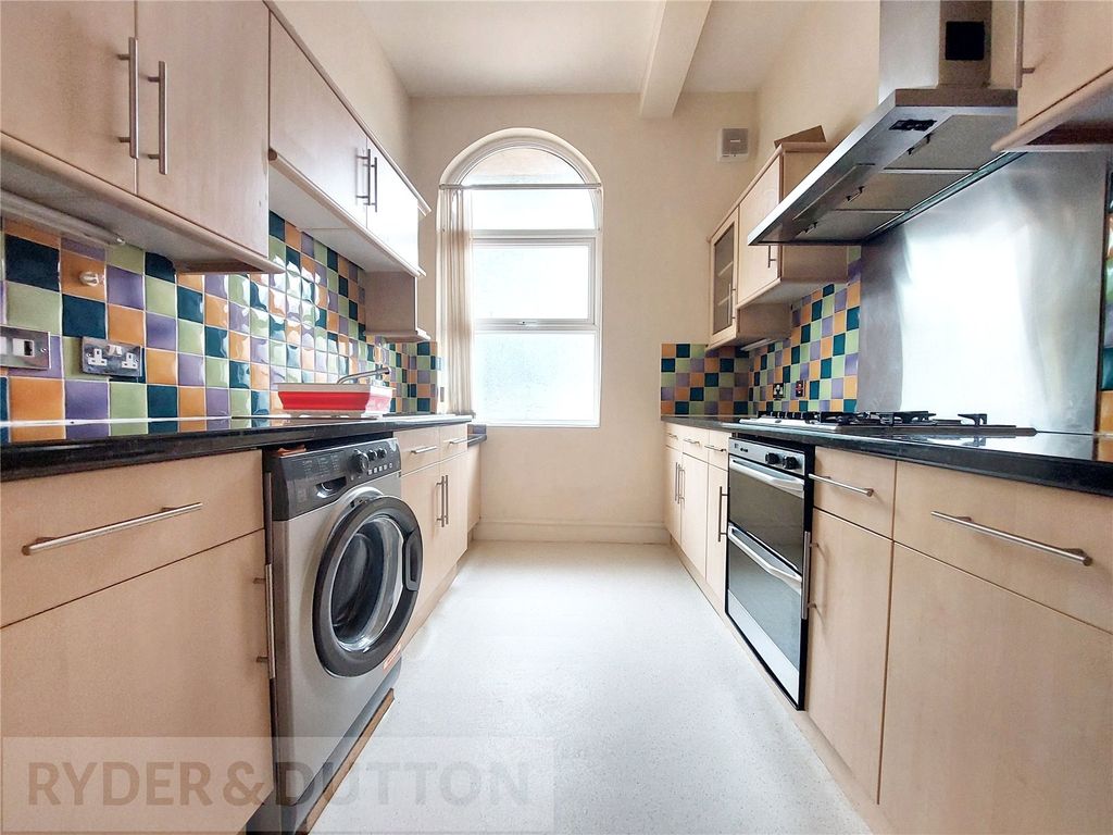 Property photo 3 of 7 Kitchen