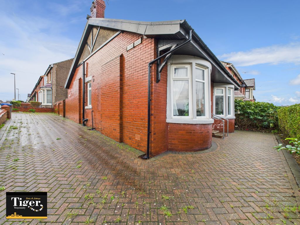 Property photo 3 of 27 Cam03440G0-Pr0460-Still038