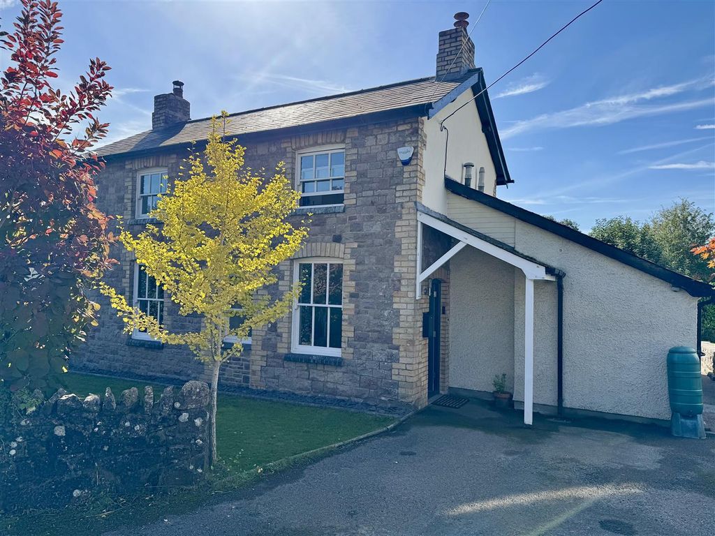 Property photo 1 of 20 Front