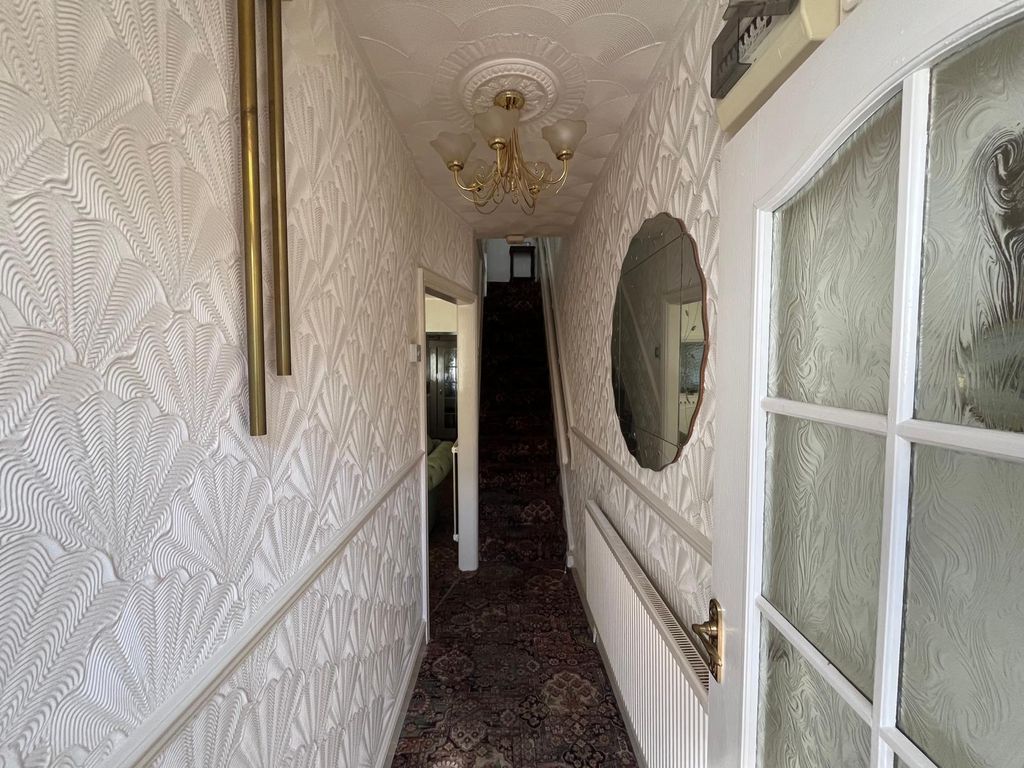 Property photo 2 of 28