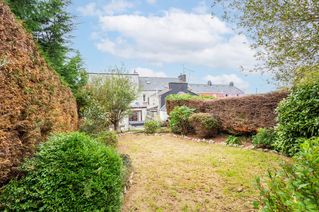 Property photo 2 of 48 Garden