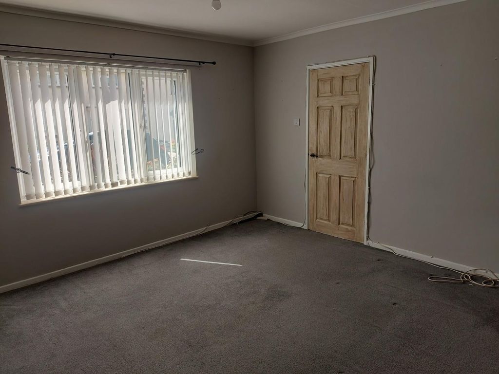 Property photo 2 of 10 1000009169.Jpg