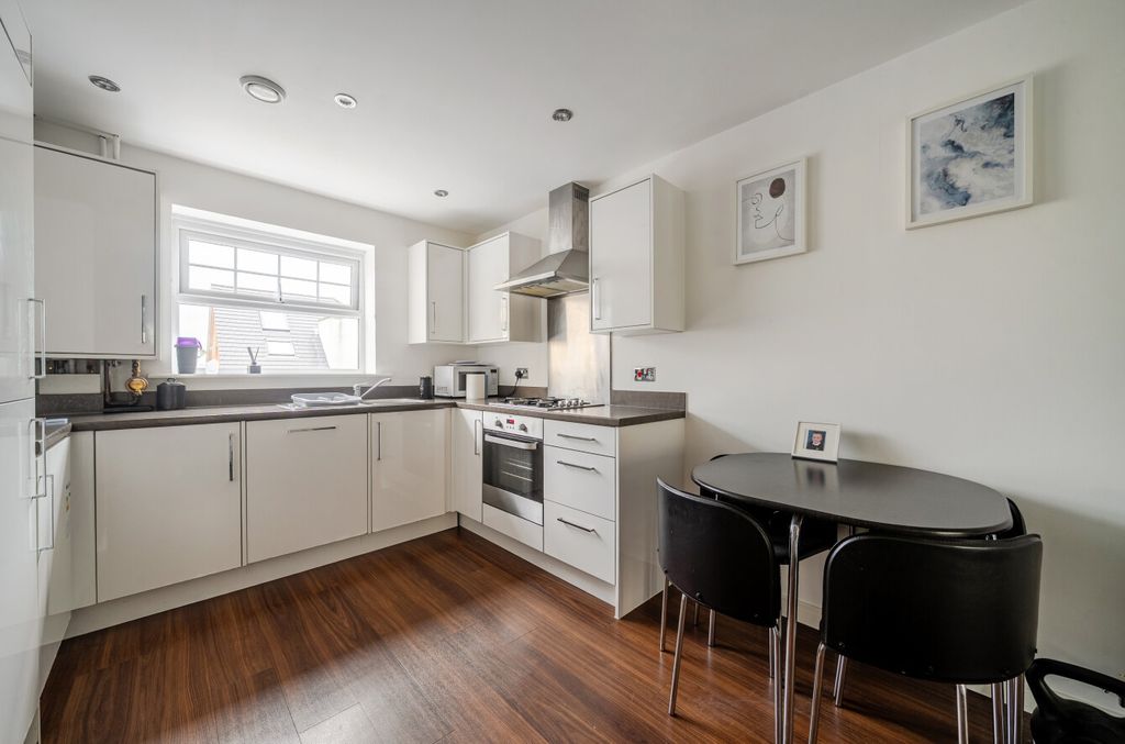 Property photo 2 of 10 1521909-9-6Aa9249...