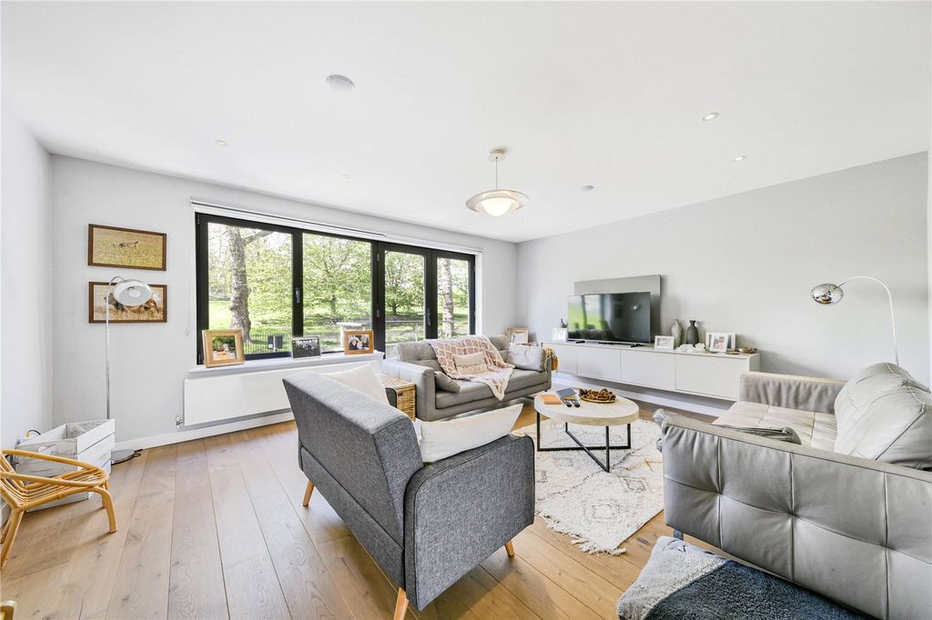 Property photo 1 of 19 Main Reception Room