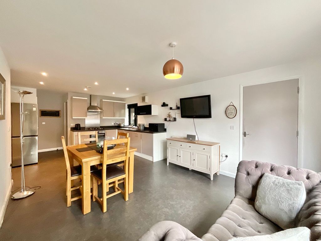 Property photo 2 of 29