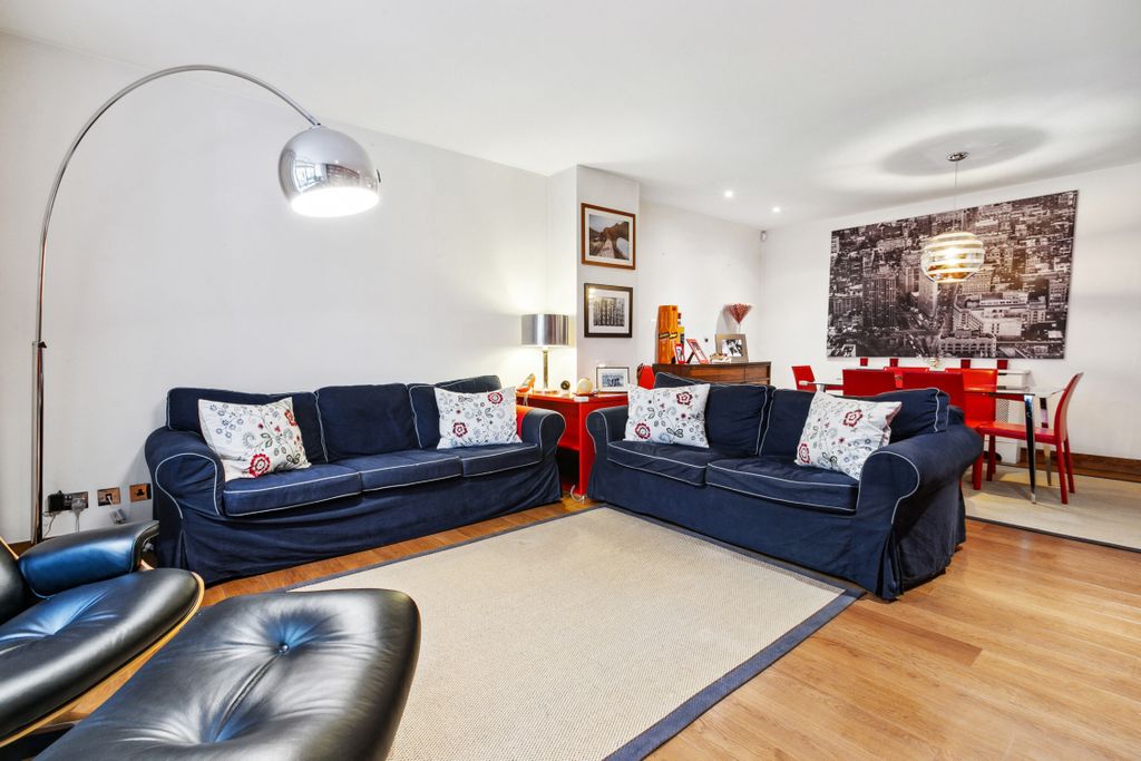 Property photo 1 of 19 Flat 2, 24 Emperors Gate, Sw7 4Hs-10