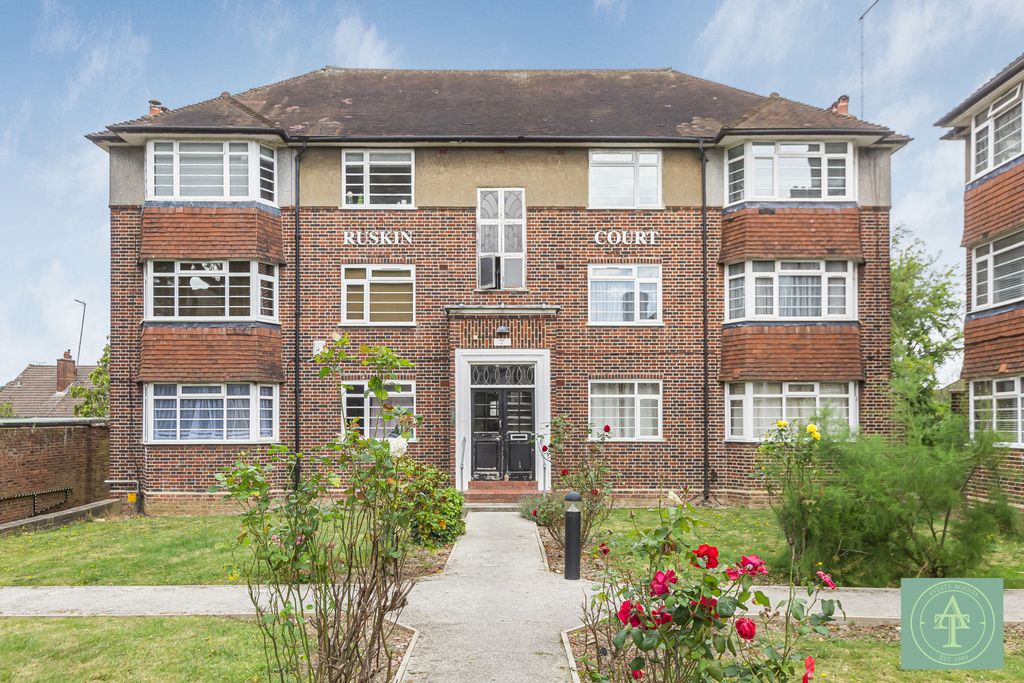 Property photo 1 of 13 Two Bedroom Flat For Sale