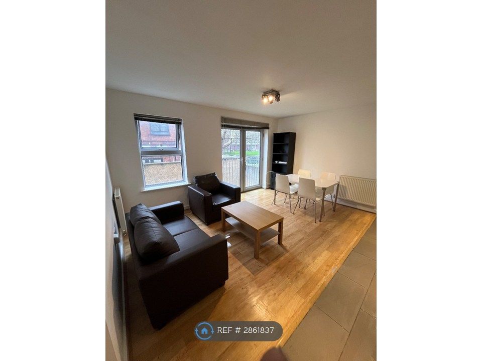 Property photo 1 of 8 Devons Road Flat