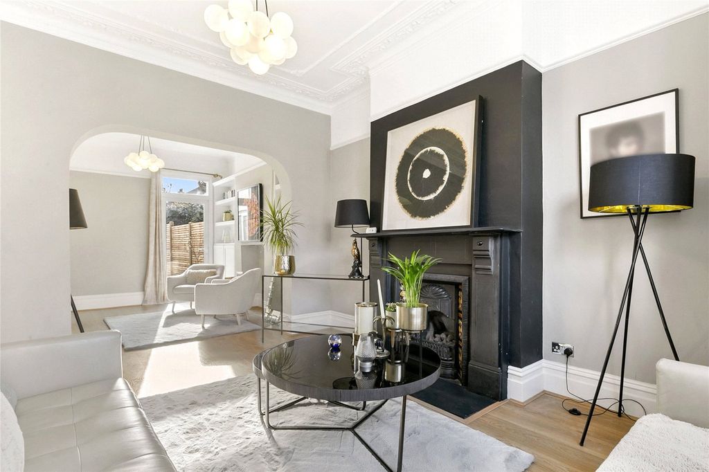 Property photo 3 of 18 Reception Room