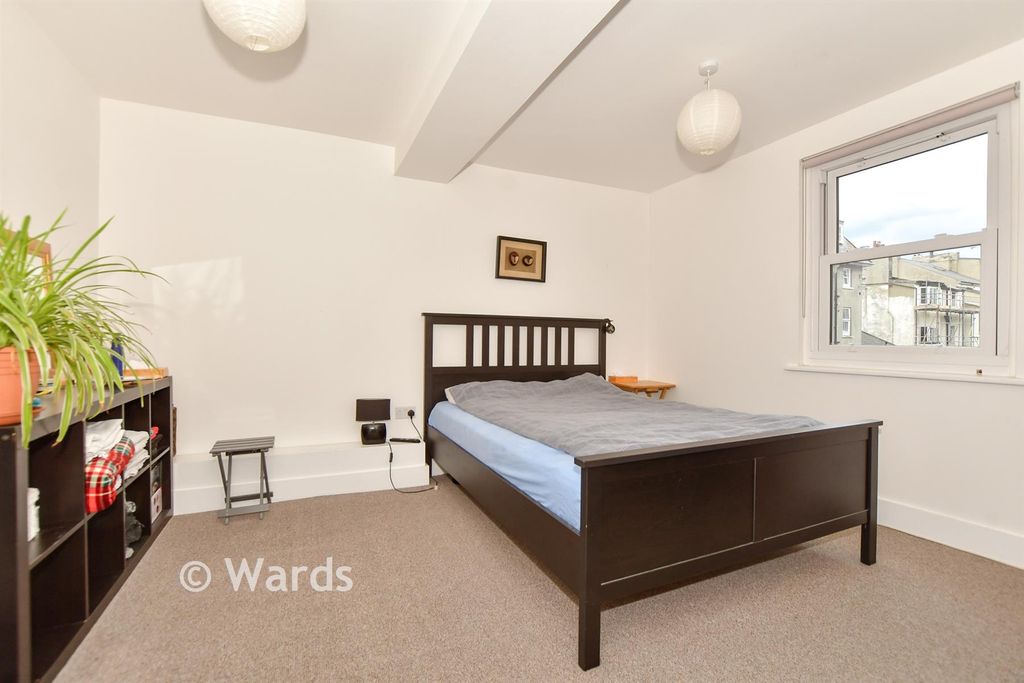 Property photo 1 of 10 Bedroom 1