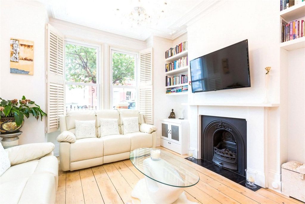 Property photo 2 of 11