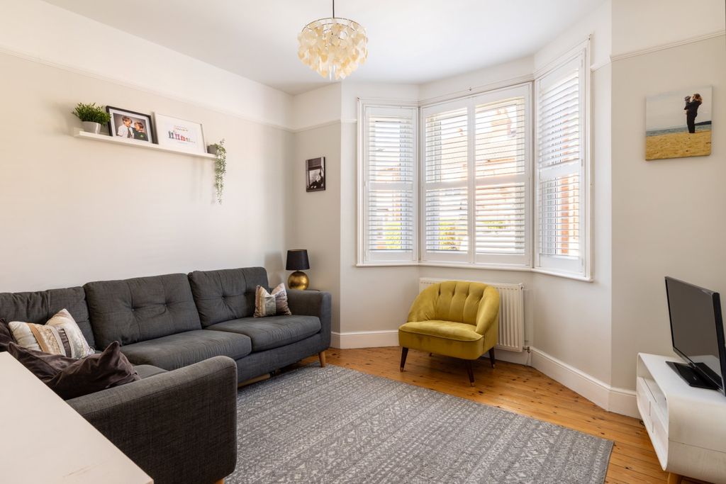 Property photo 2 of 18