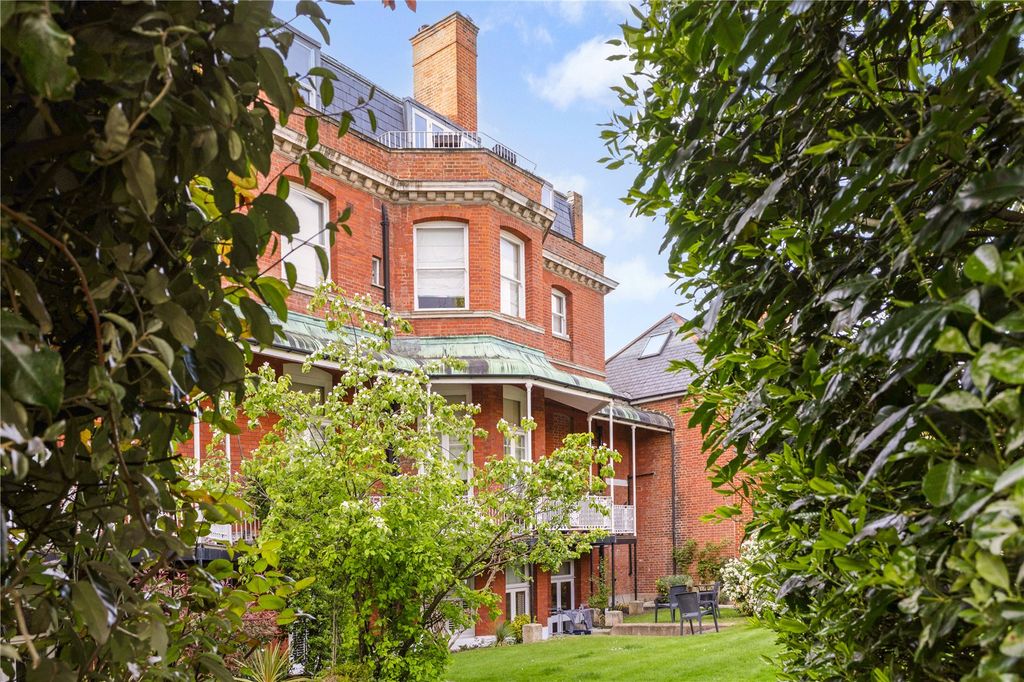 Property photo 1 of 15 Lyle Park 2