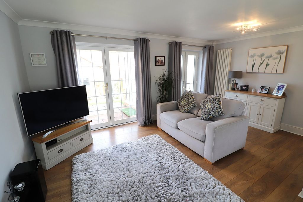 Property photo 3 of 21 Picture No. 14