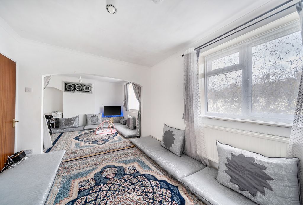 Property photo 1 of 12 1408647-15-6989Ed...