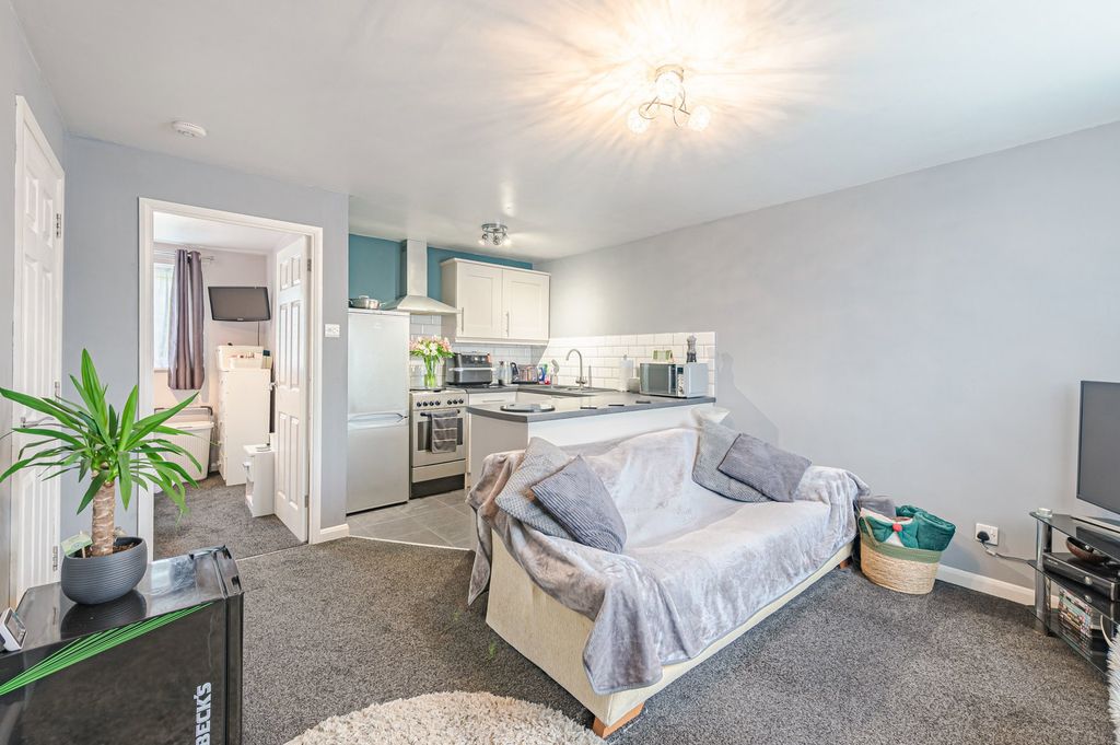 Property photo 3 of 14