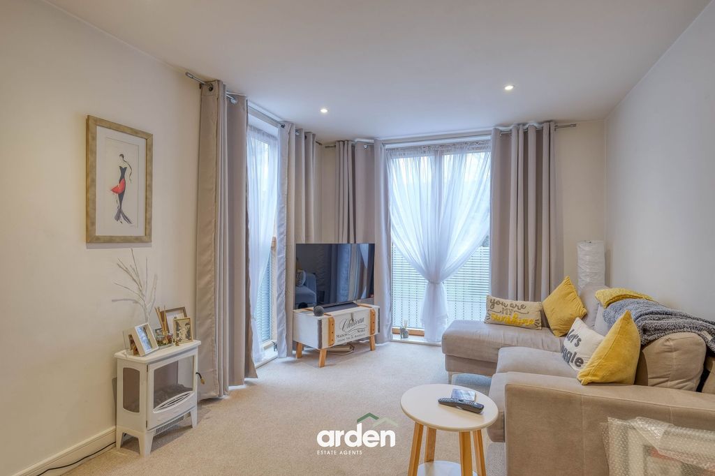 Property photo 2 of 17