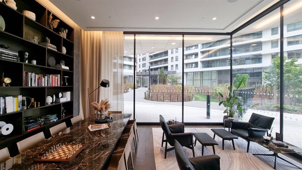 Property photo 3 of 14 Flat For Sale In Park Drive By Barrain London