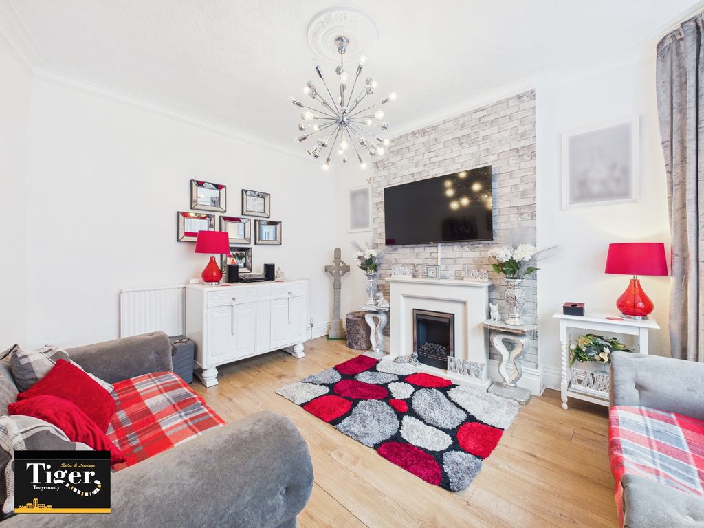 Property photo 2 of 27 Cam03440G0-Pr0519-Still001