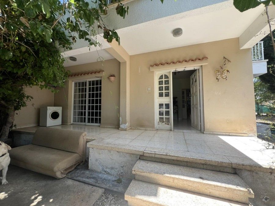 Property photo 2 of 32