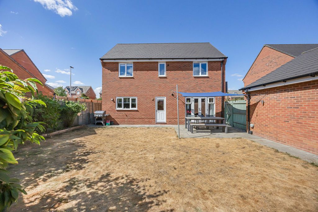Property photo 2 of 25