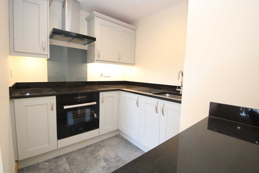 Property photo 3 of 10 Photo