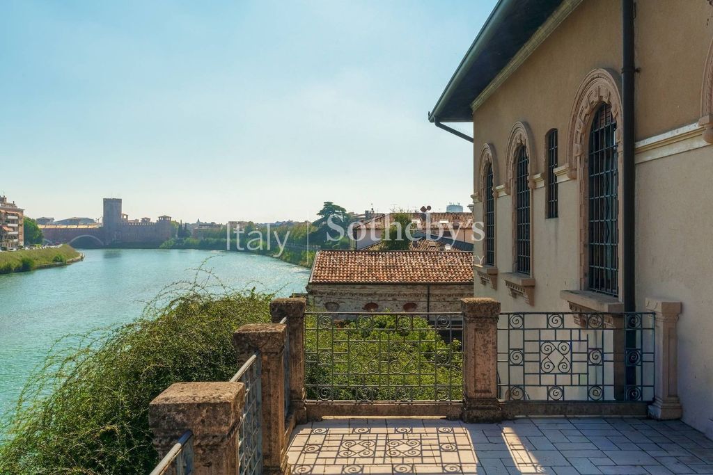 Property photo 2 of 35