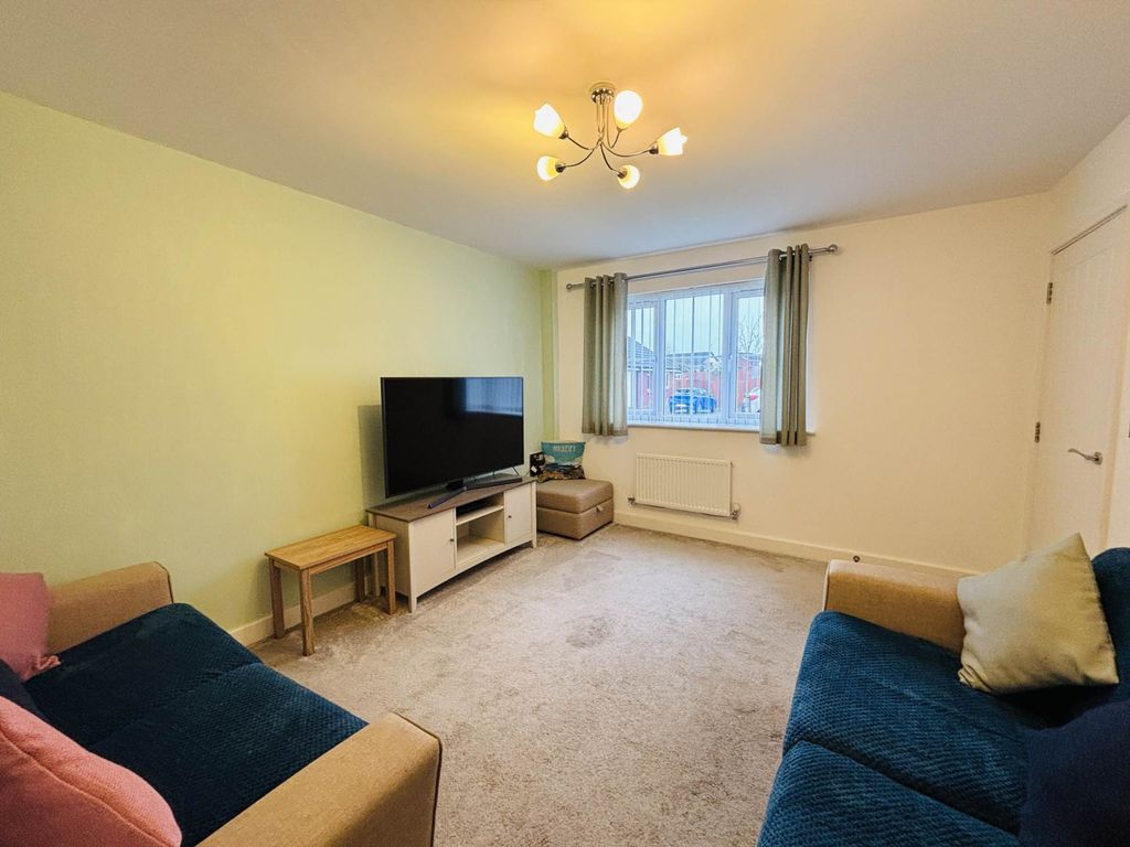 Property photo 2 of 34