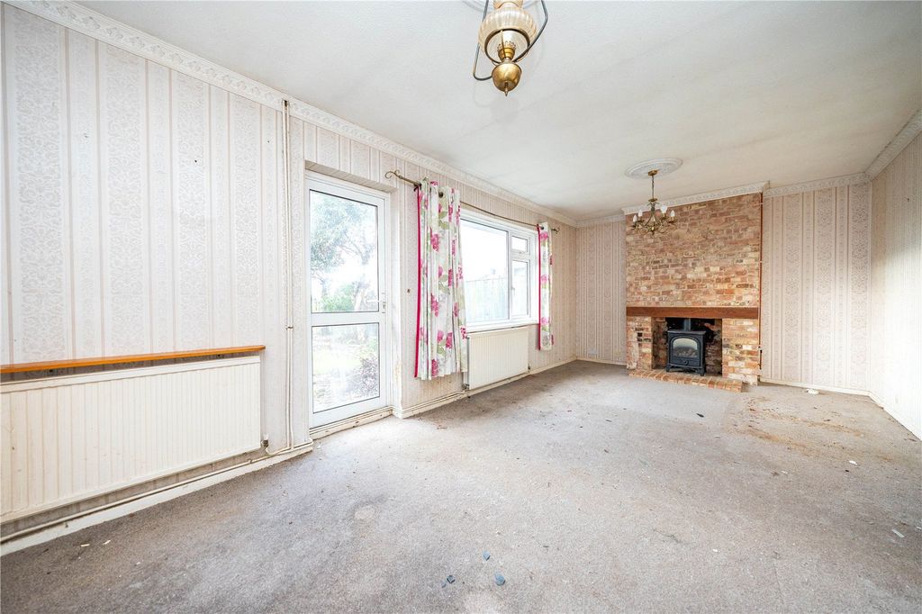 Property photo 2 of 10 Living Room