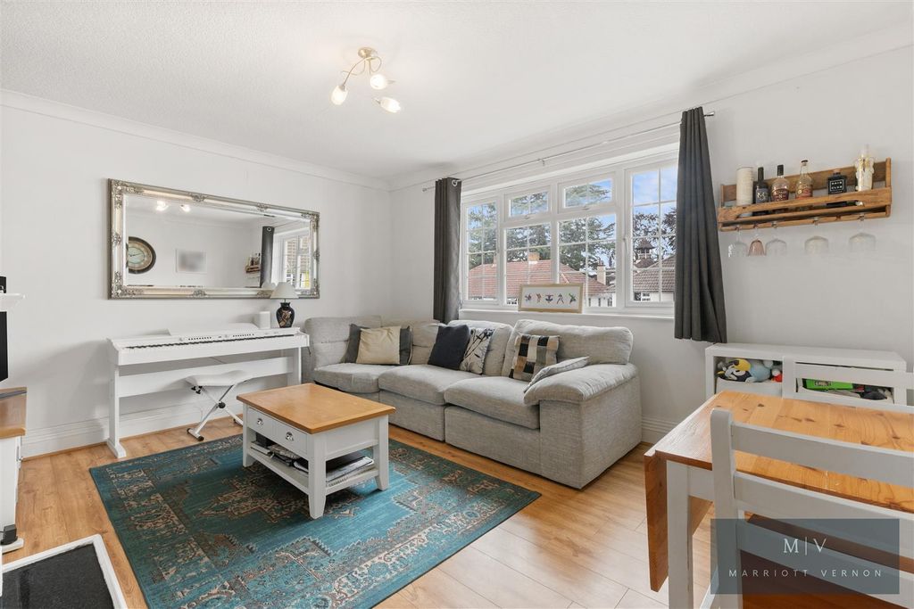 Property photo 2 of 12 Campden Road 62 MV-5.Jpg