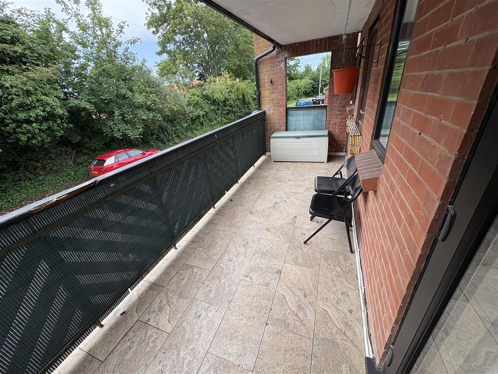 Property photo 3 of 17 Balcony