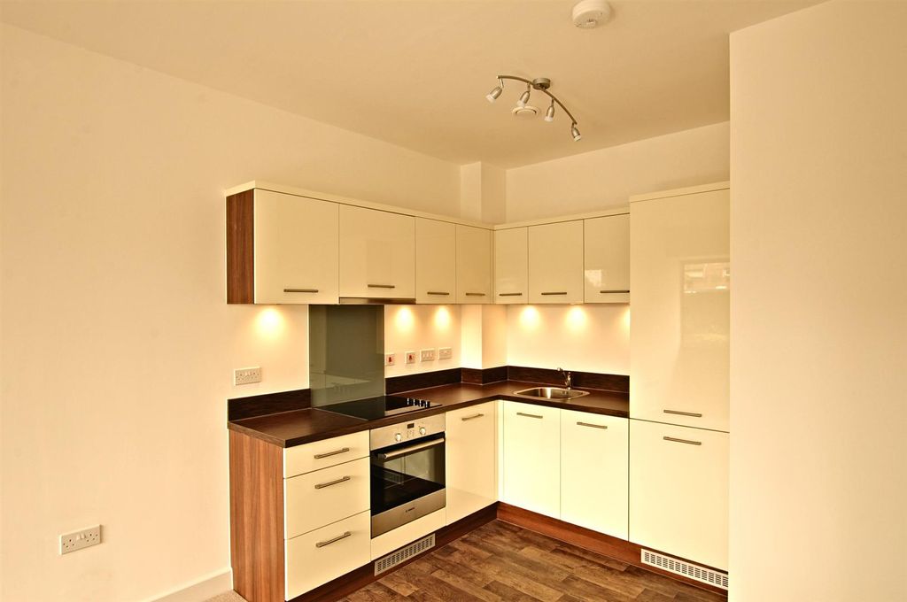Property photo 2 of 6