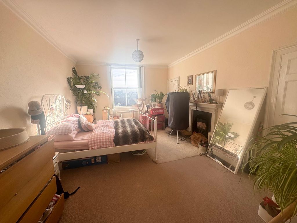 Property photo 2 of 5 Bedroom 1