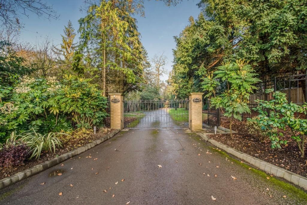 Property photo 2 of 23