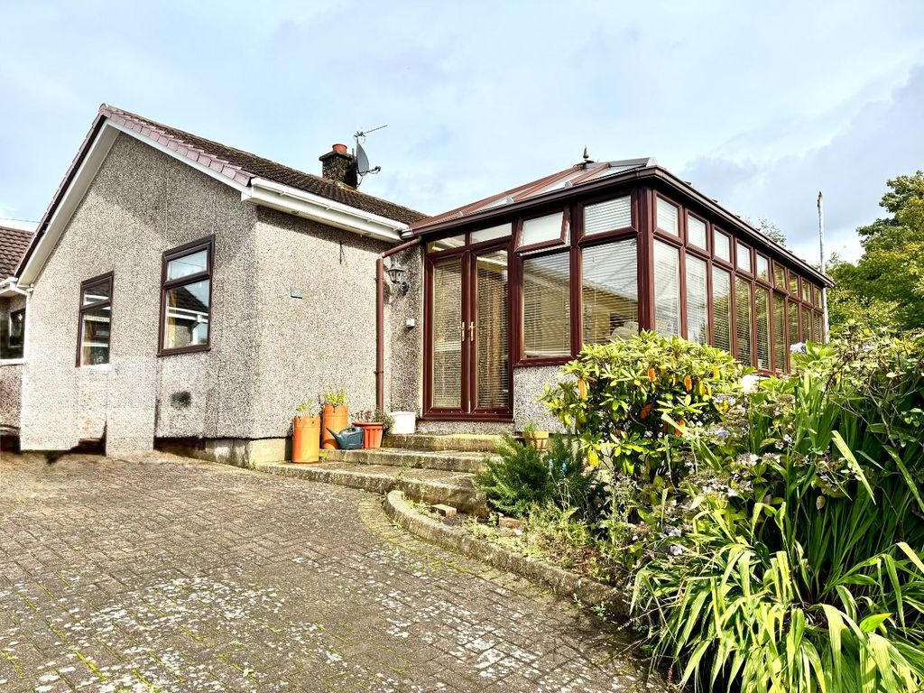 Property photo 2 of 44 Garden And Outbuildings